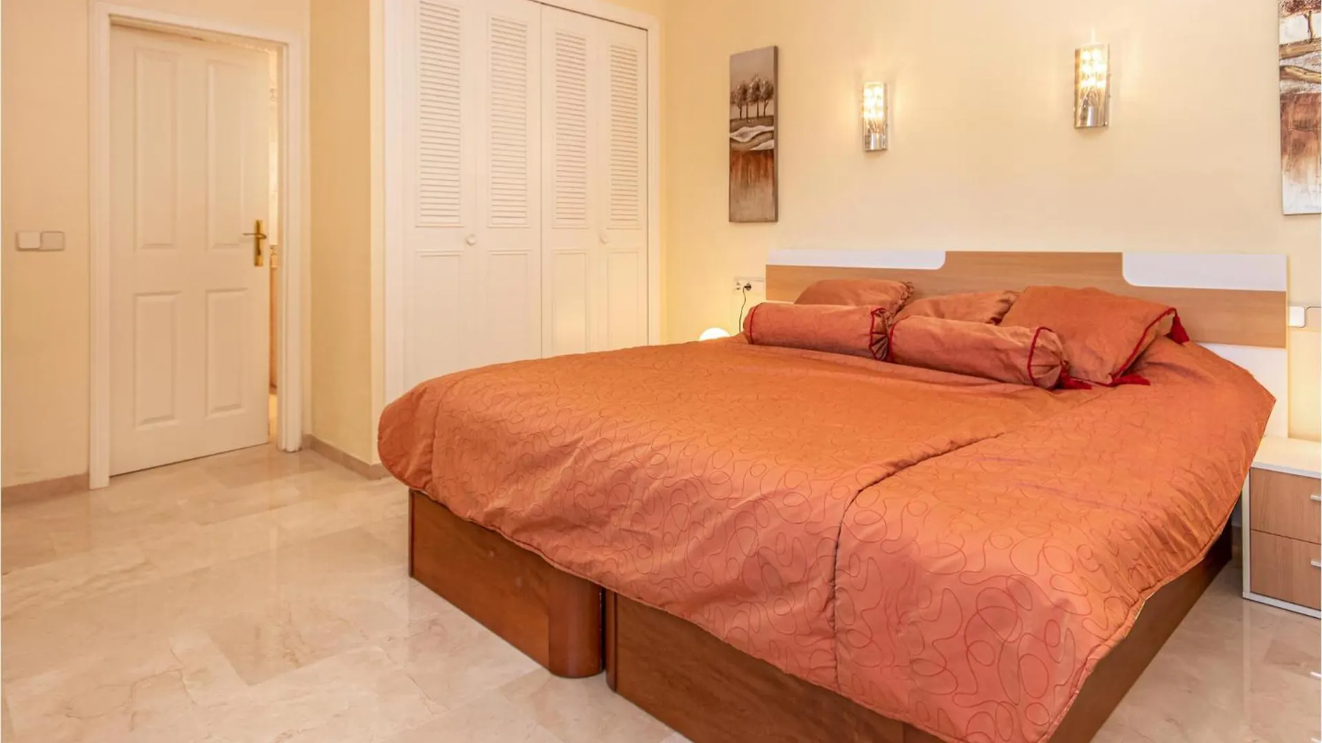 Holiday home Cozy Home In Riviera Del Sol With Kitchen