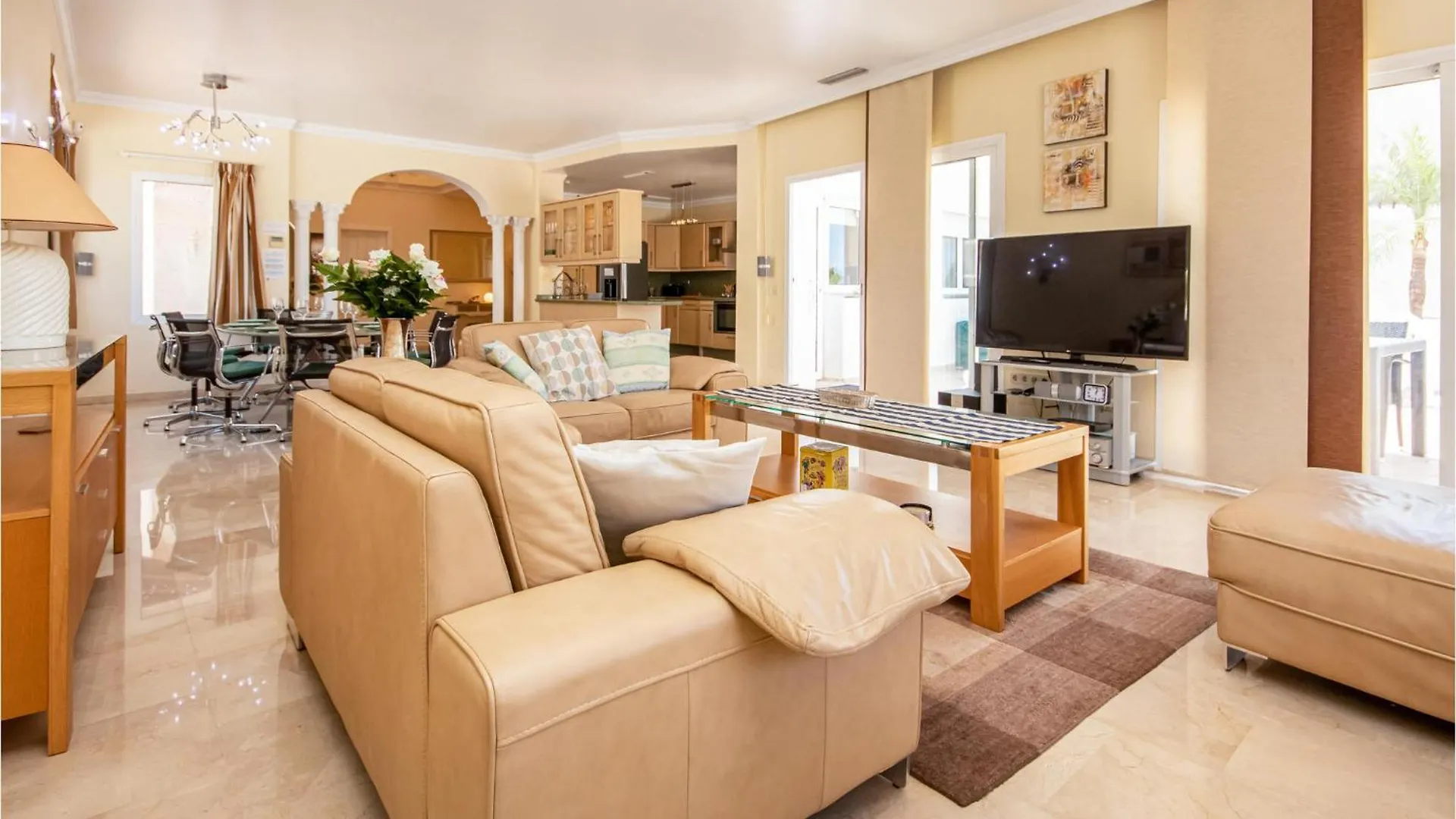 Cozy Home In Riviera Del Sol With Kitchen Holiday home